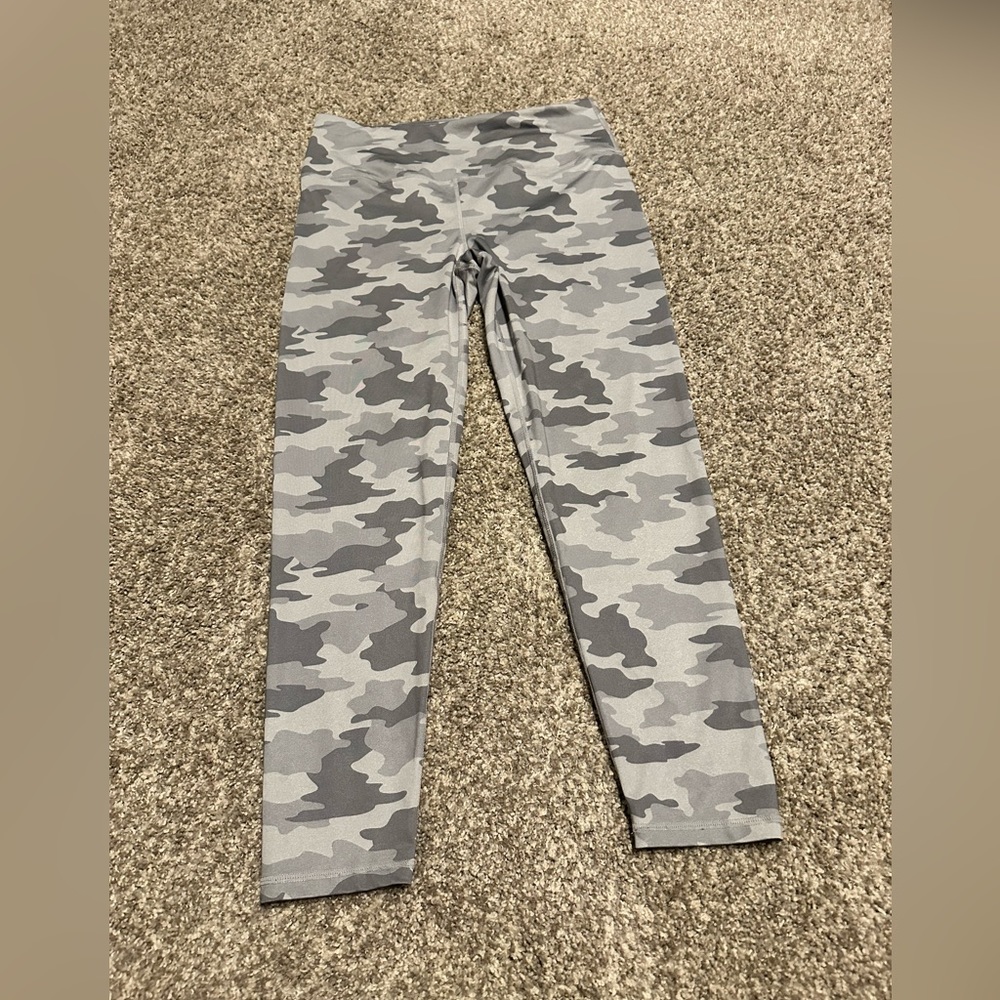 KYODAN high rise compression camouflage active workout leggings (M)